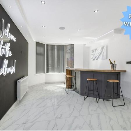 Crystal Towers Sasco Apartments แบล็คพูล ภายนอก รูปภาพ